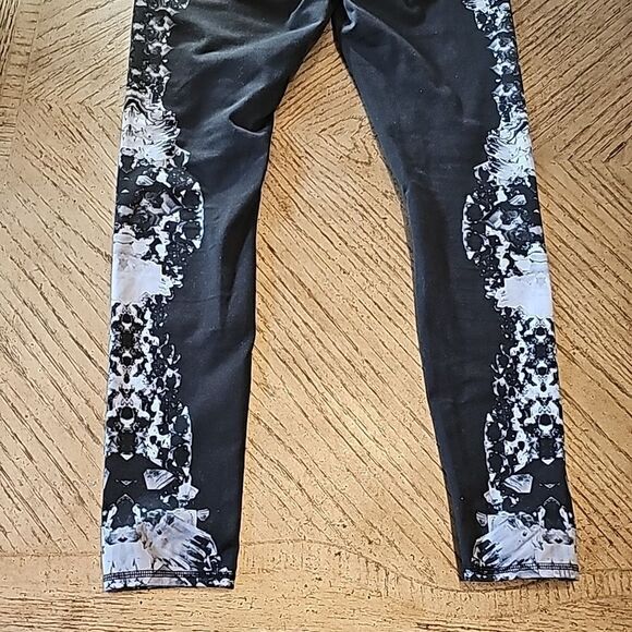 Alo size M leggings - Picture 8 of 9